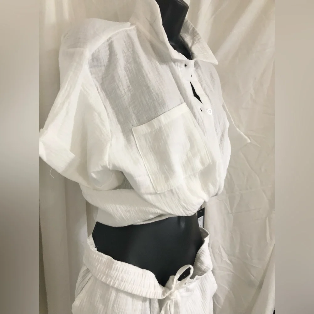 Nicole Miller white gauze button down shirt and drawstring shorts set size Large